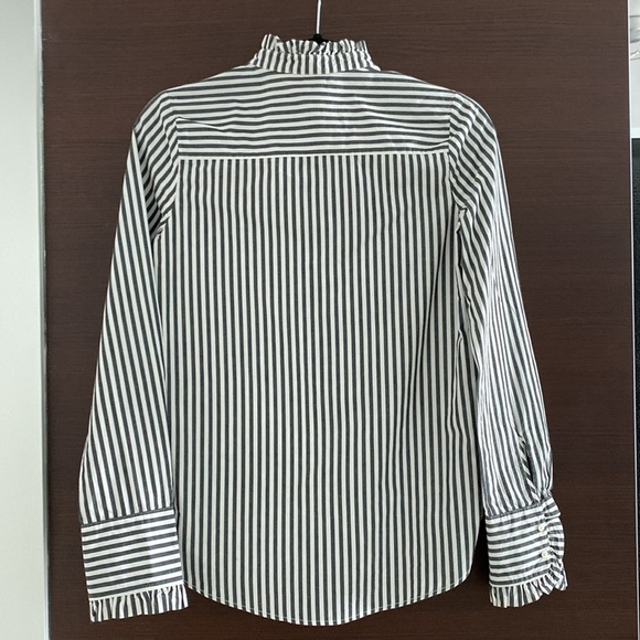 H&M button down shirt - Picture 2 of 6